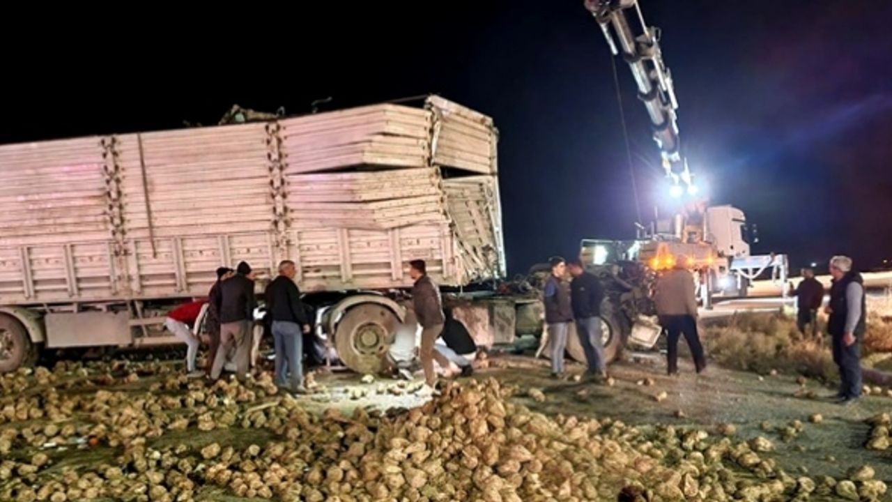 Aksaray'da tır ile kamyon çarpıştı: 1 yaralı