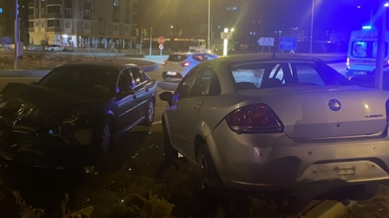 Bayburt'ta trafik kazası: 2 yaralı