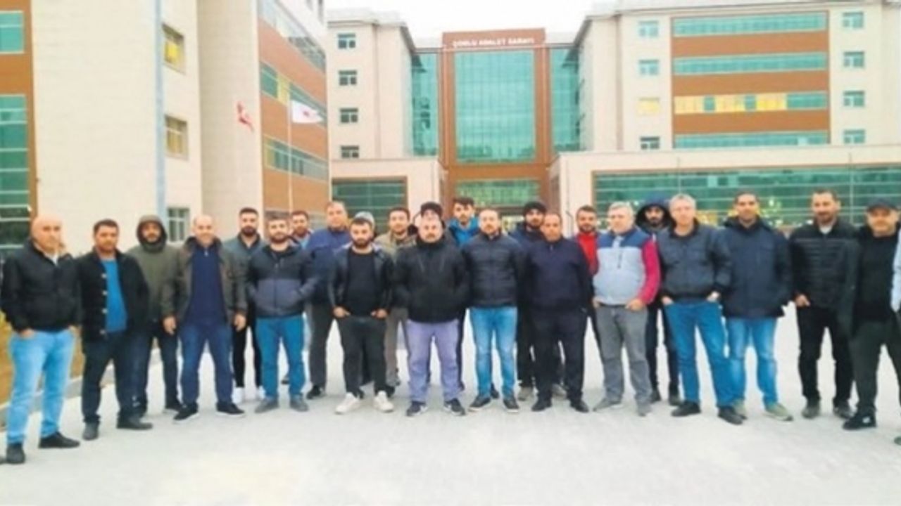 Cuma namazına giden 8 işçi kovuldu