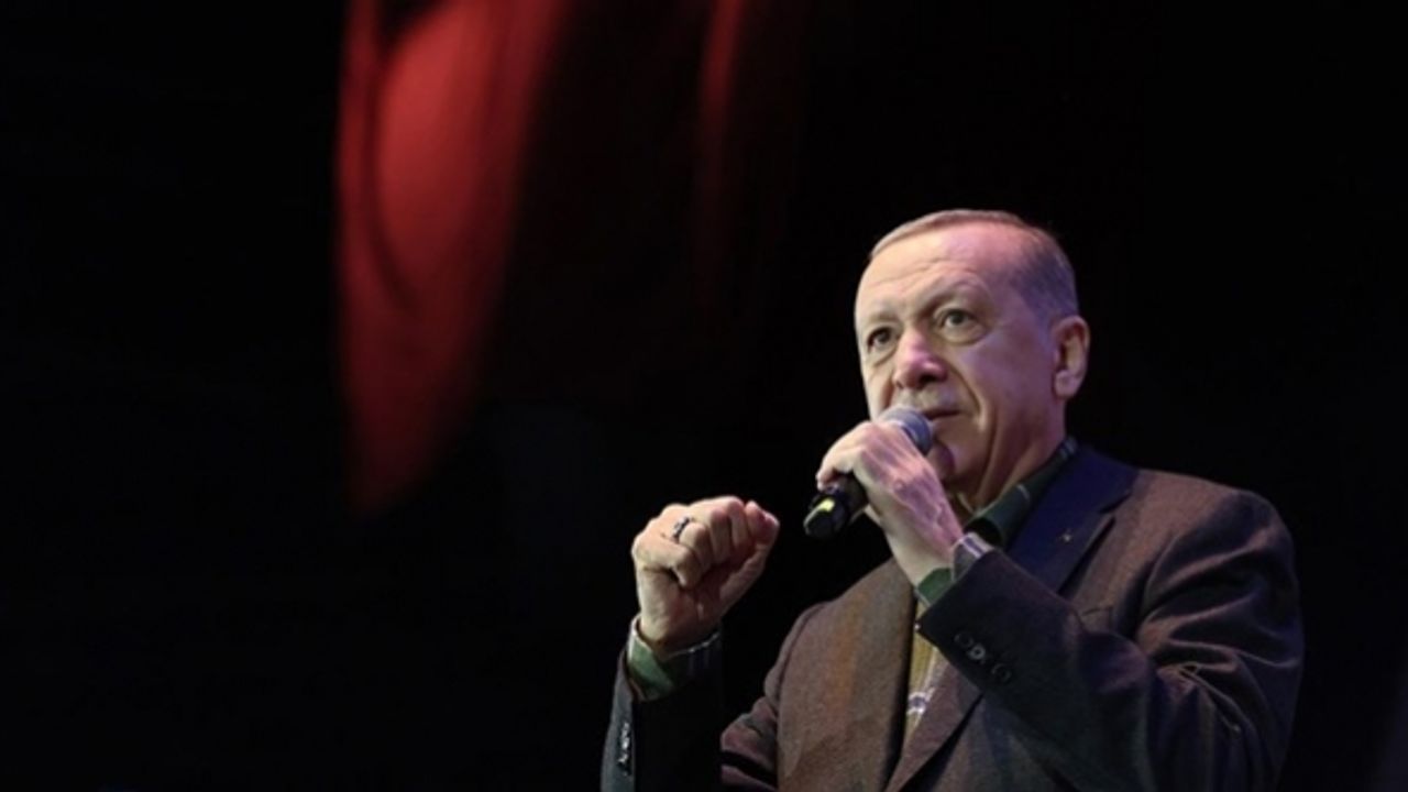 Cumhurbaşkanı Erdoğan: "Birileri yuvarlak masada döne dursun, biz işimize bakacağız"