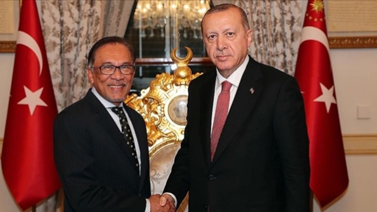 Cumhurbaşkanı Erdoğan, Malezya Başbakanı Enver İbrahim'i tebrik etti