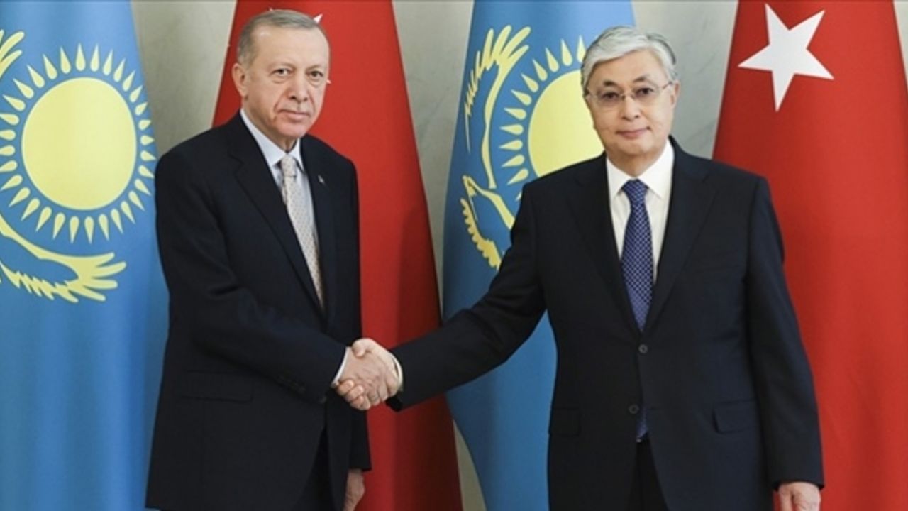 Cumhurbaşkanı Erdoğan, yeniden cumhurbaşkanı seçilen Tokayev'i tebrik etti