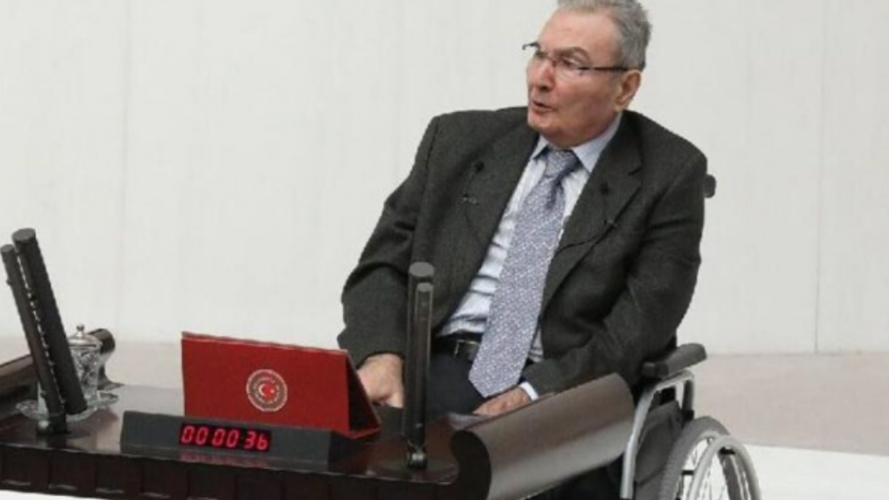 Deniz Baykal CHP'den istifa mı edecek? Oğlundan ilk açıklama geldi