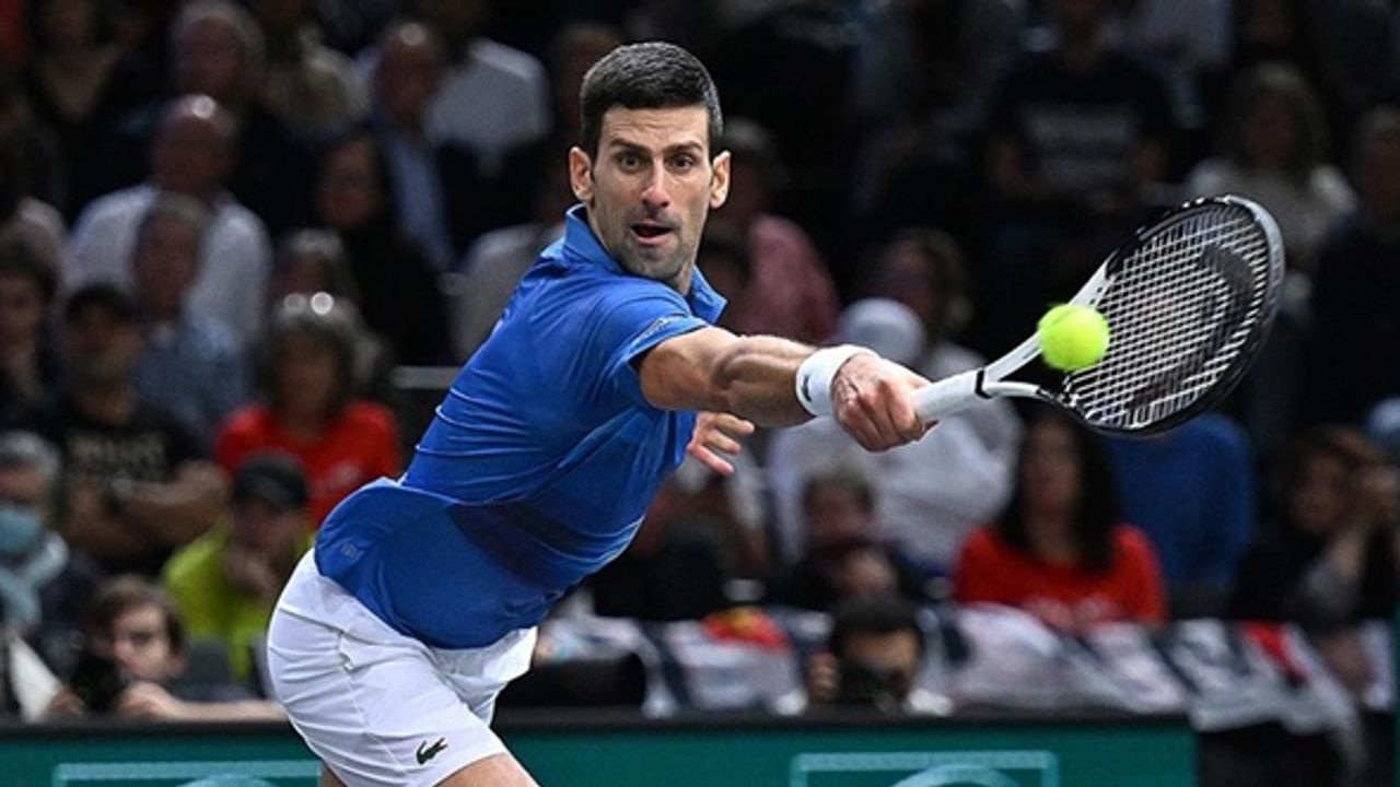 Djokovic, Federer'e ait rekoru egale etti
