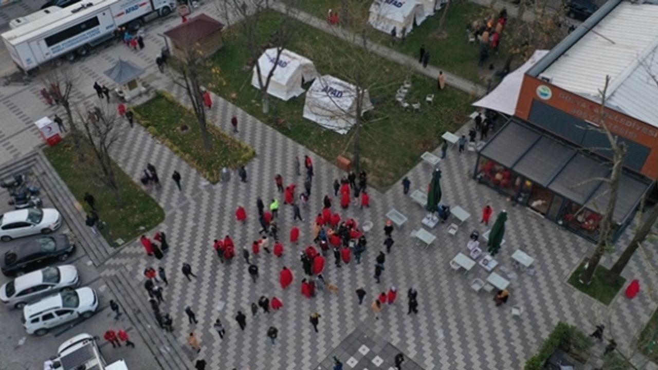 Düzce'de 180 artçı sarsıntı meydana geldi