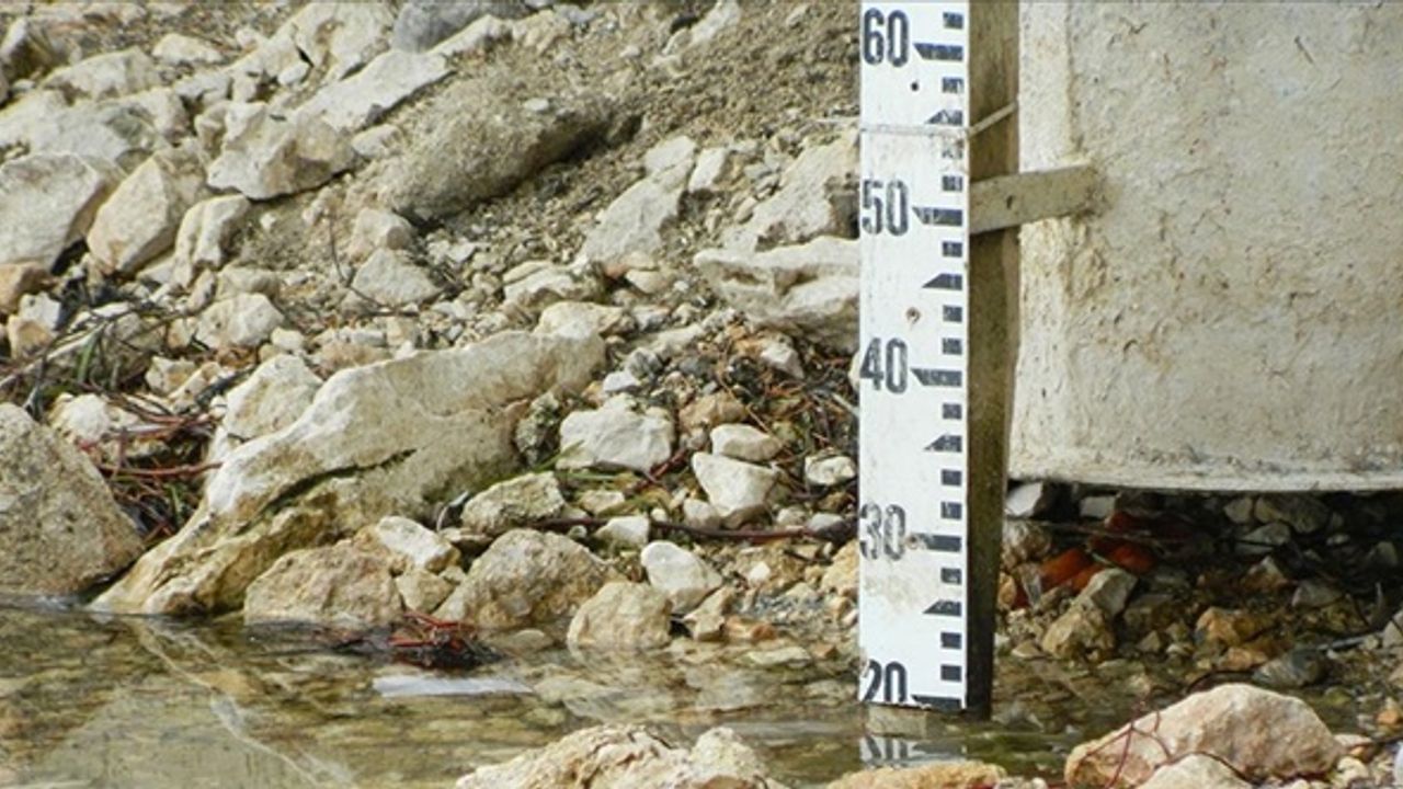 Eğirdir Gölü'nün su seviyesi 13 santimetre düştü