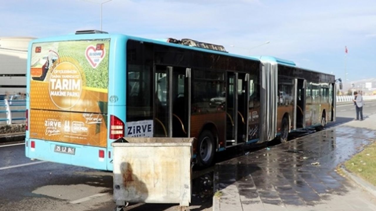 Erzurum'da halk otobüsünde yangın çıktı