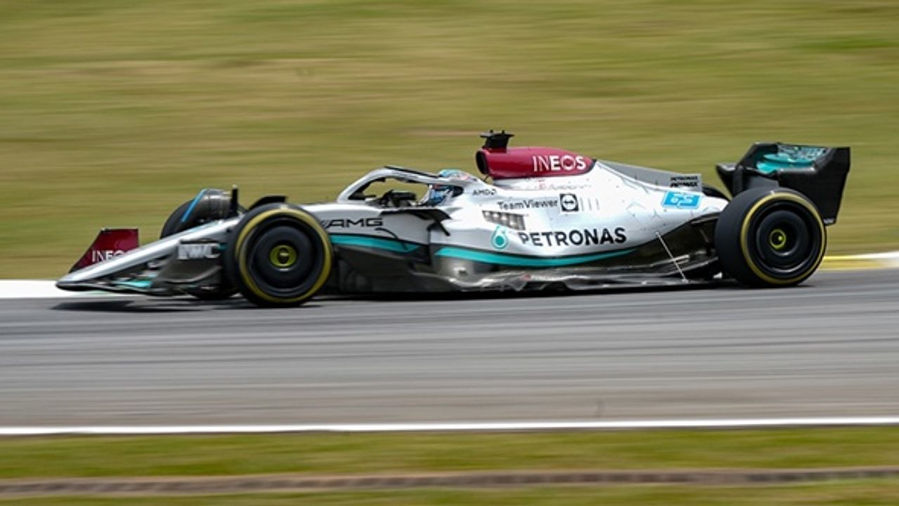 F1 Brezilya Grand Prix'sinde zafer George Russell'ın