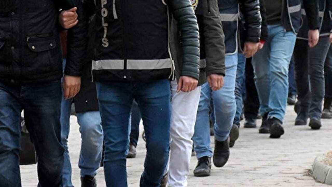 FETÖ'nün Kara Kuvvetleri Komutanlığı yapılanmasına operasyon