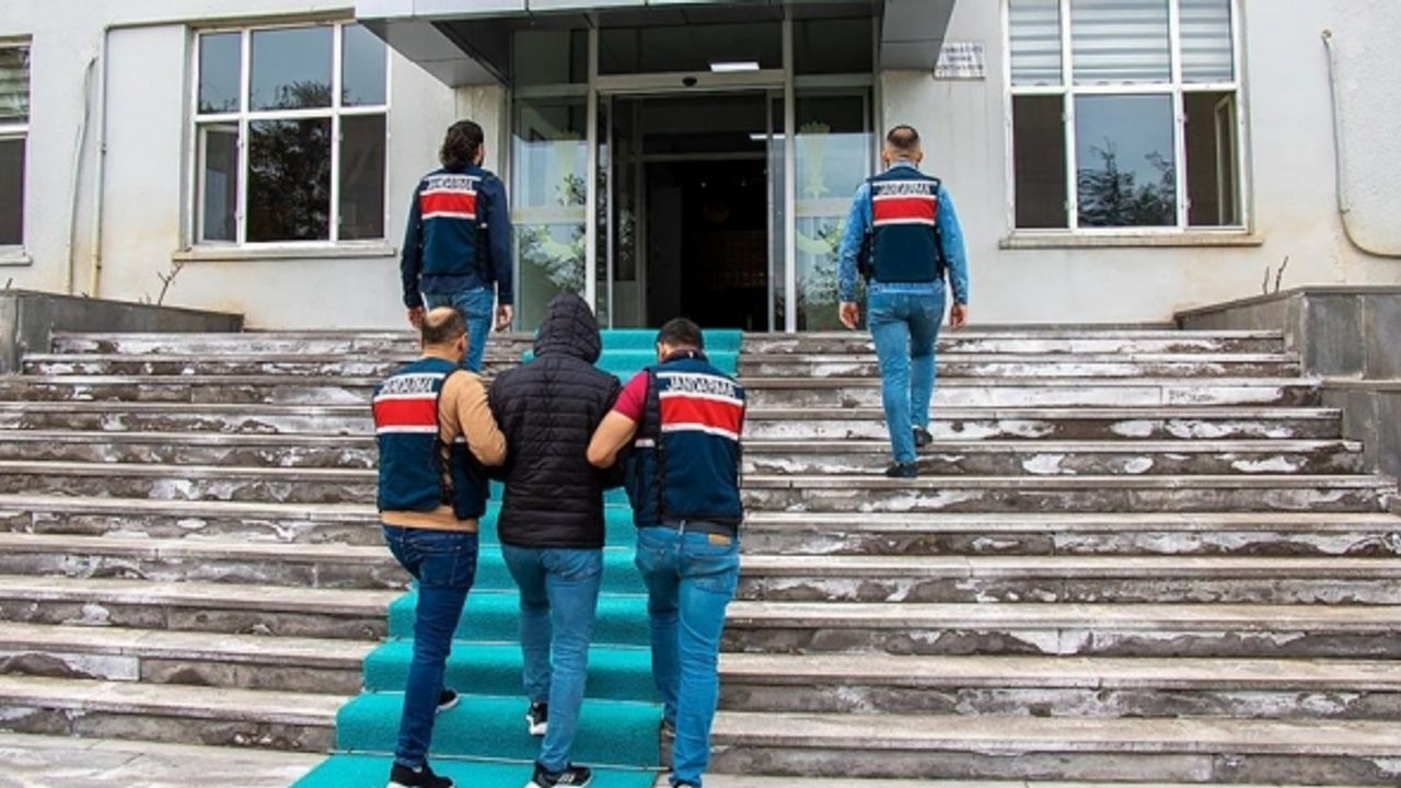 FETÖ ve PKK/KCK'ya operasyon: 24 gözaltı