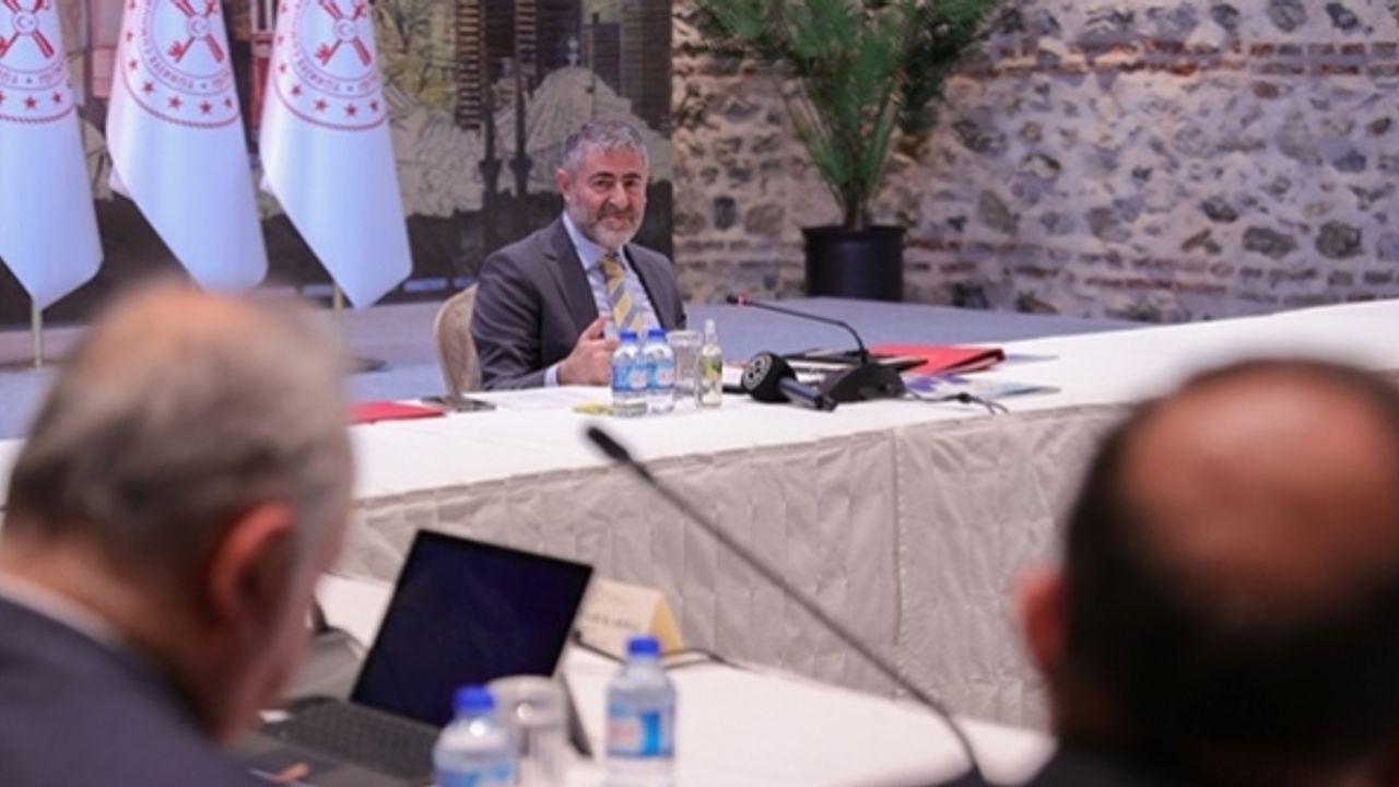 Hazine ve Maliye Bakanı Nebati, inşaat sektörü temsilcileriyle bir araya geldi