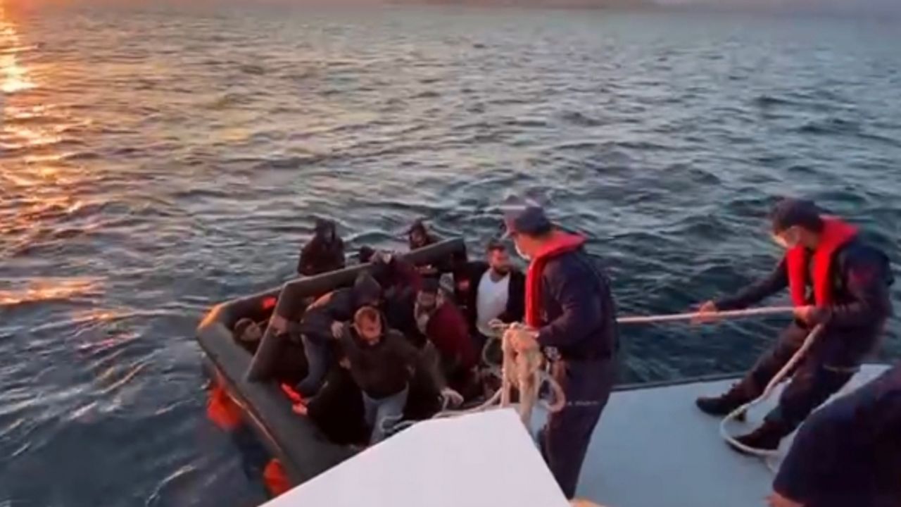 İzmir ve Aydın açıklarında 199 düzensiz göçmen karaya çıkarıldı