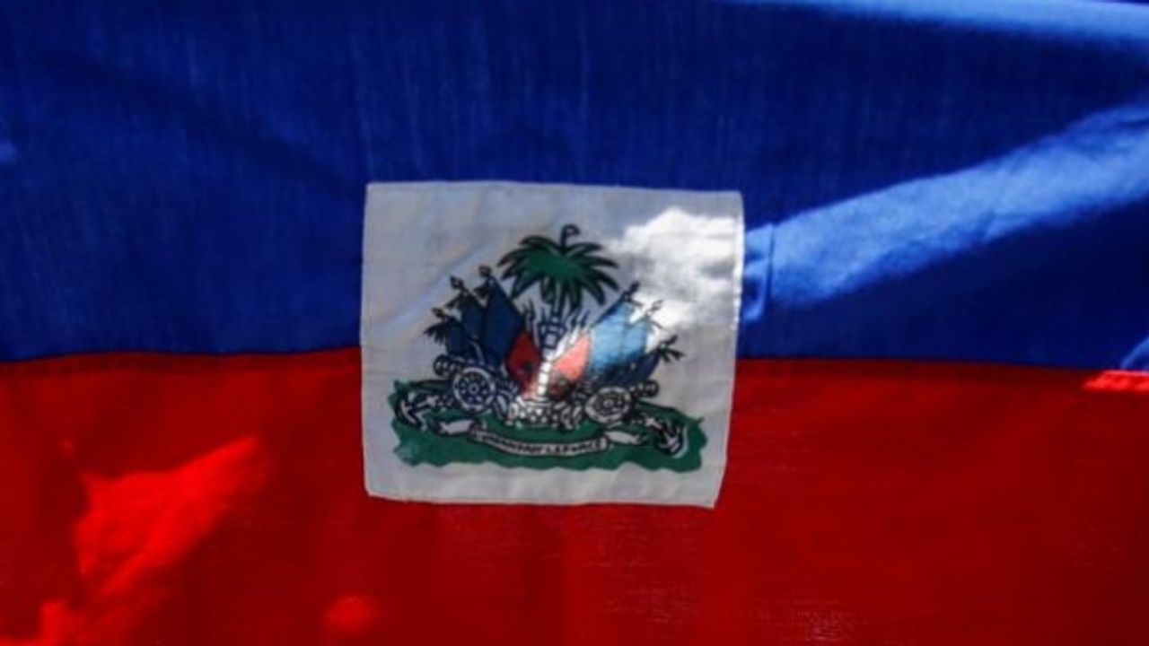 Karayipler ülkesi Haiti'de 2 bakan görevden alındı