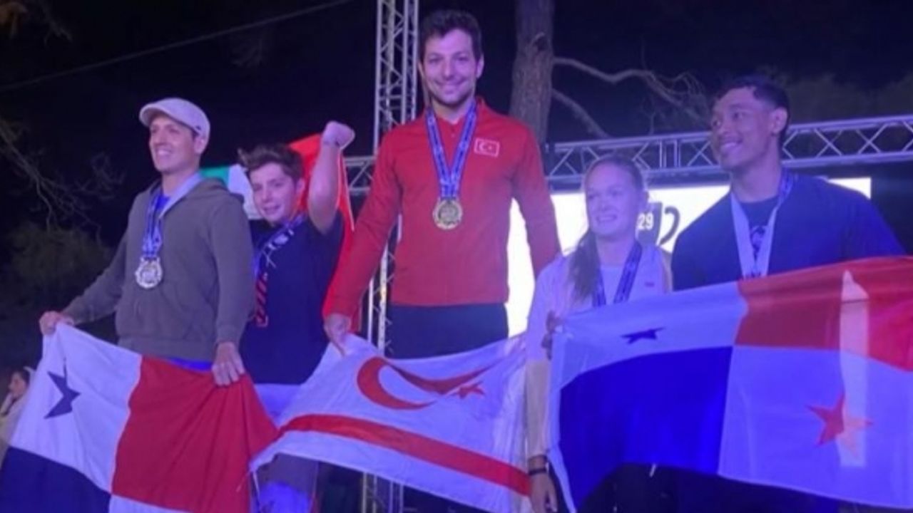 Kıbrıslı Türk Sporcu: Bayrağımızı dalgalandırdığım için mutluyum