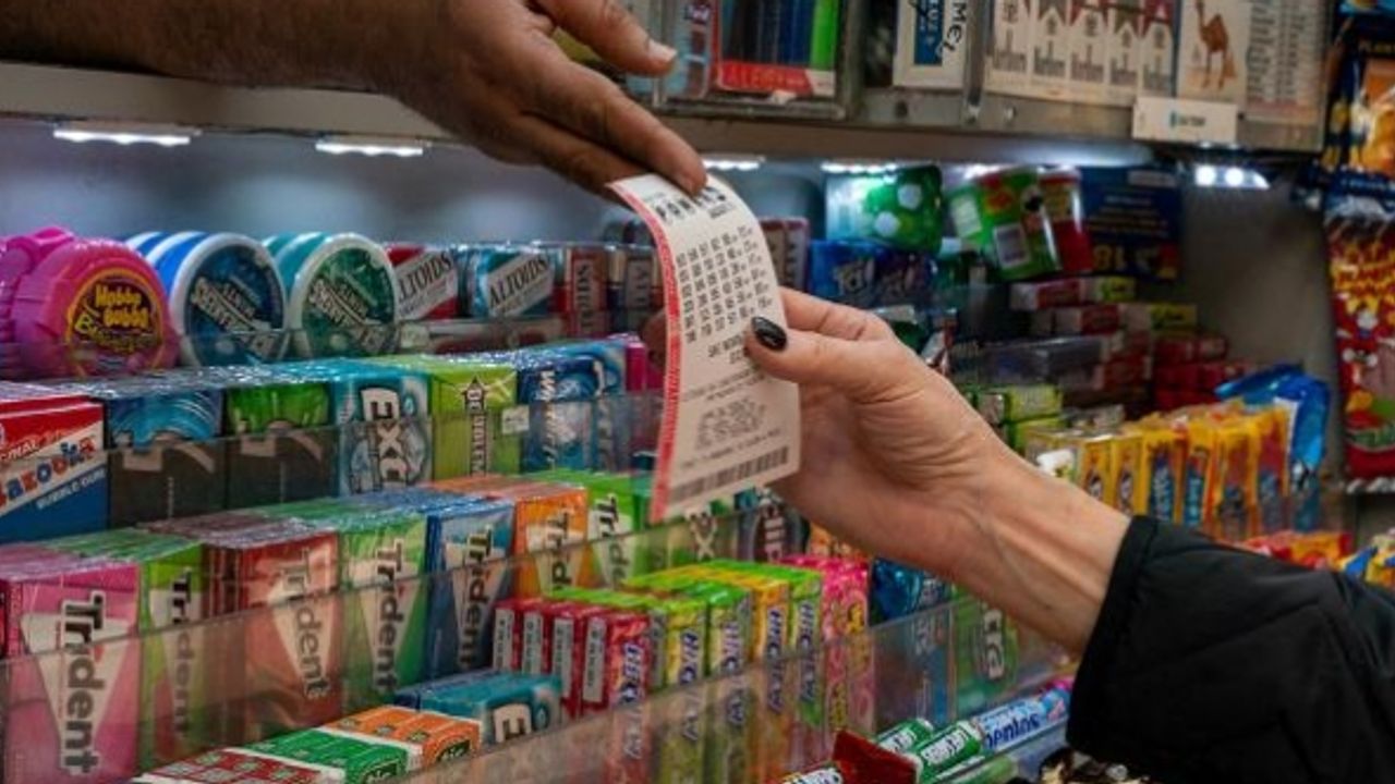 Loto ikramiyesi dünya rekoru seviyesine yükseldi