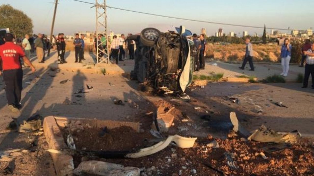 Mersin'de öğrenci servis minibüsü ile otomobil çarpıştı: 7 yaralı