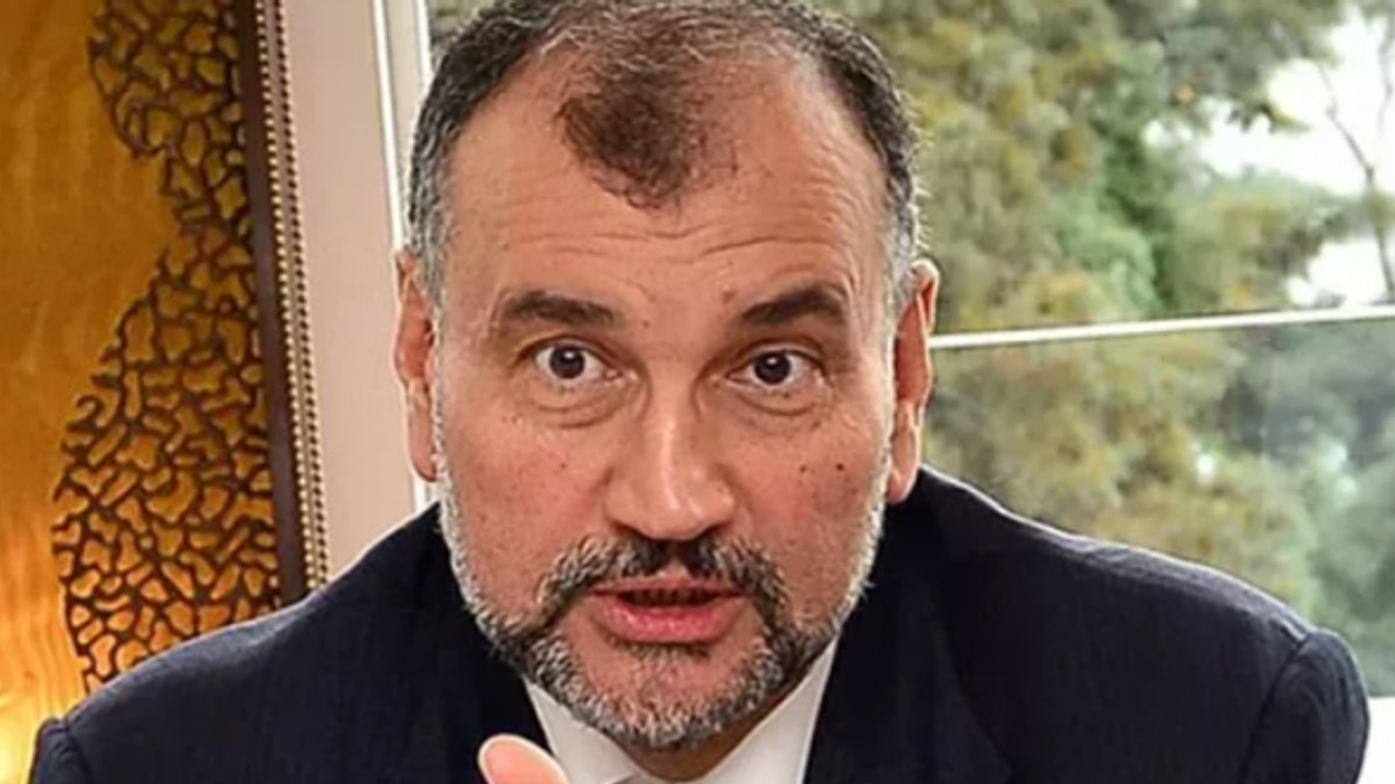"Dönemin sanayi bakanı çağırdı..."