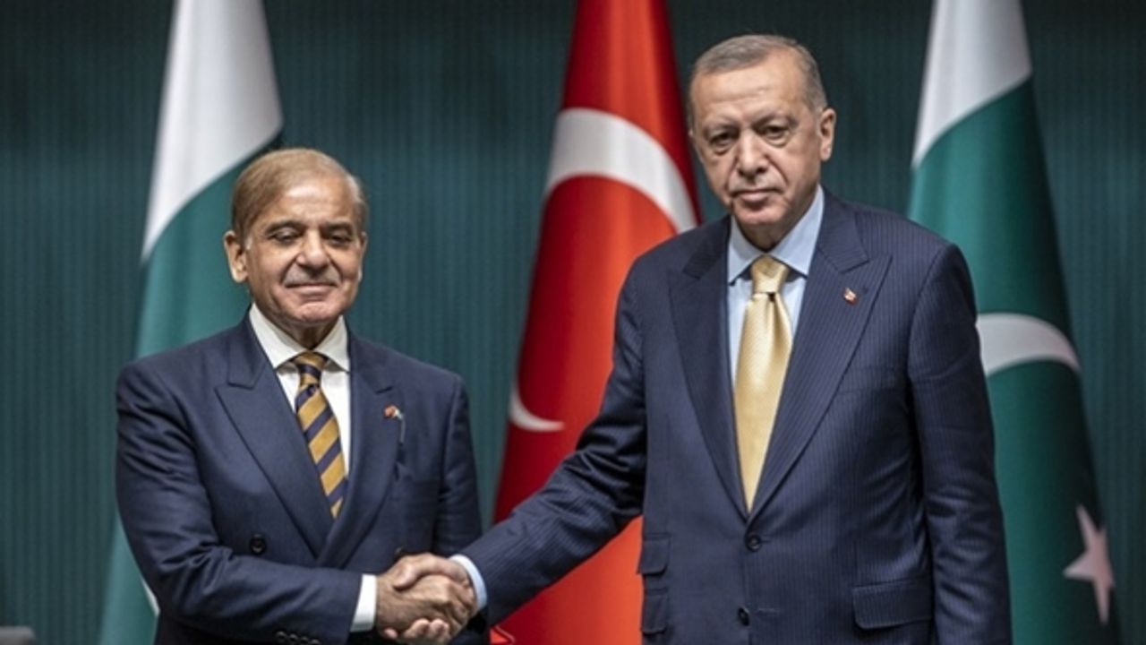 Pakistan Başbakanı Şerif, yarın Türkiye'ye geliyor
