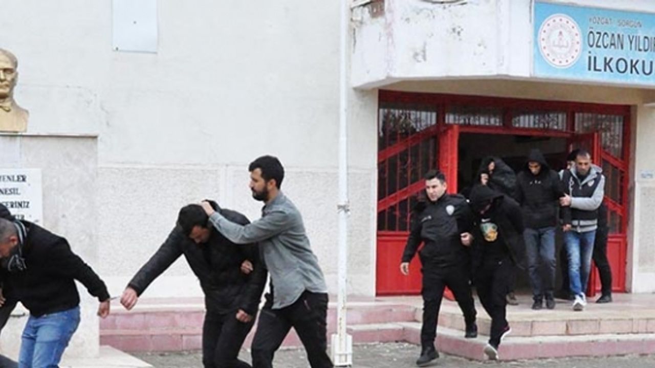 Sahte kimlikle SRC sınavına girenler yakalandı