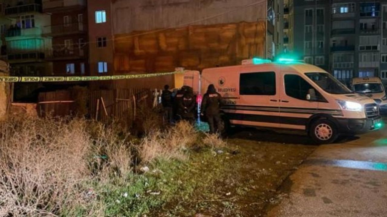 Sivas'ta müstakil evde çıkan yangında bir kişi hayatını kaybetti