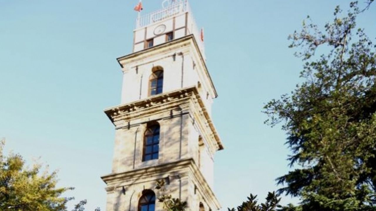 Tophane Saat Kulesi'nin asırlık saati 30 yıl sonra çalıştırıldı