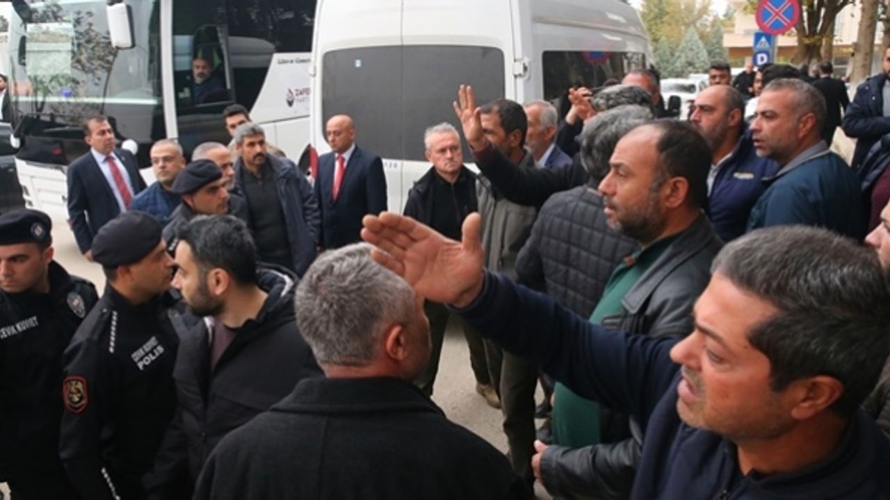 Ümit Özdağ, Karkamış'ta protesto edildi