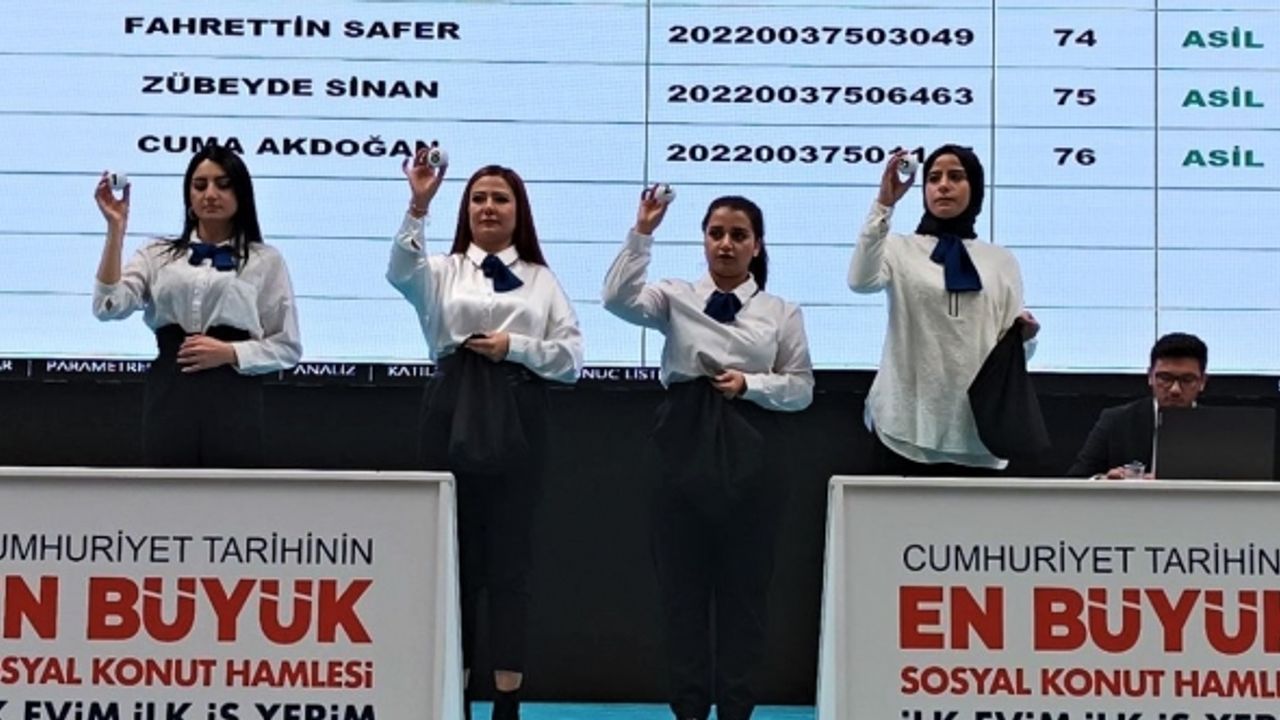 Van'da sosyal konut projesinin kuraları çekildi