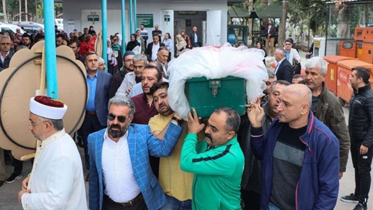 Arkadaşının öldürdüğü 12 yaşındaki öğrenci toprağa verildi