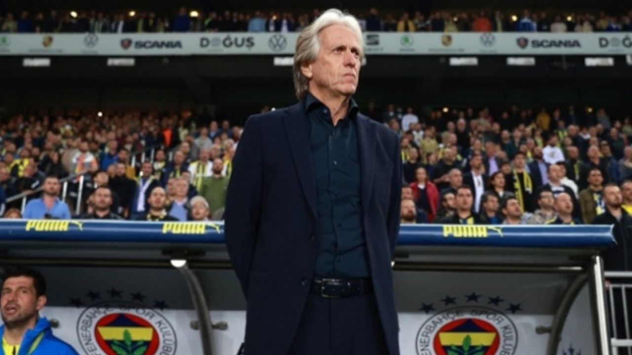 Polonyalı forvete onay! Jorge Jesus scout raporlarını okudu