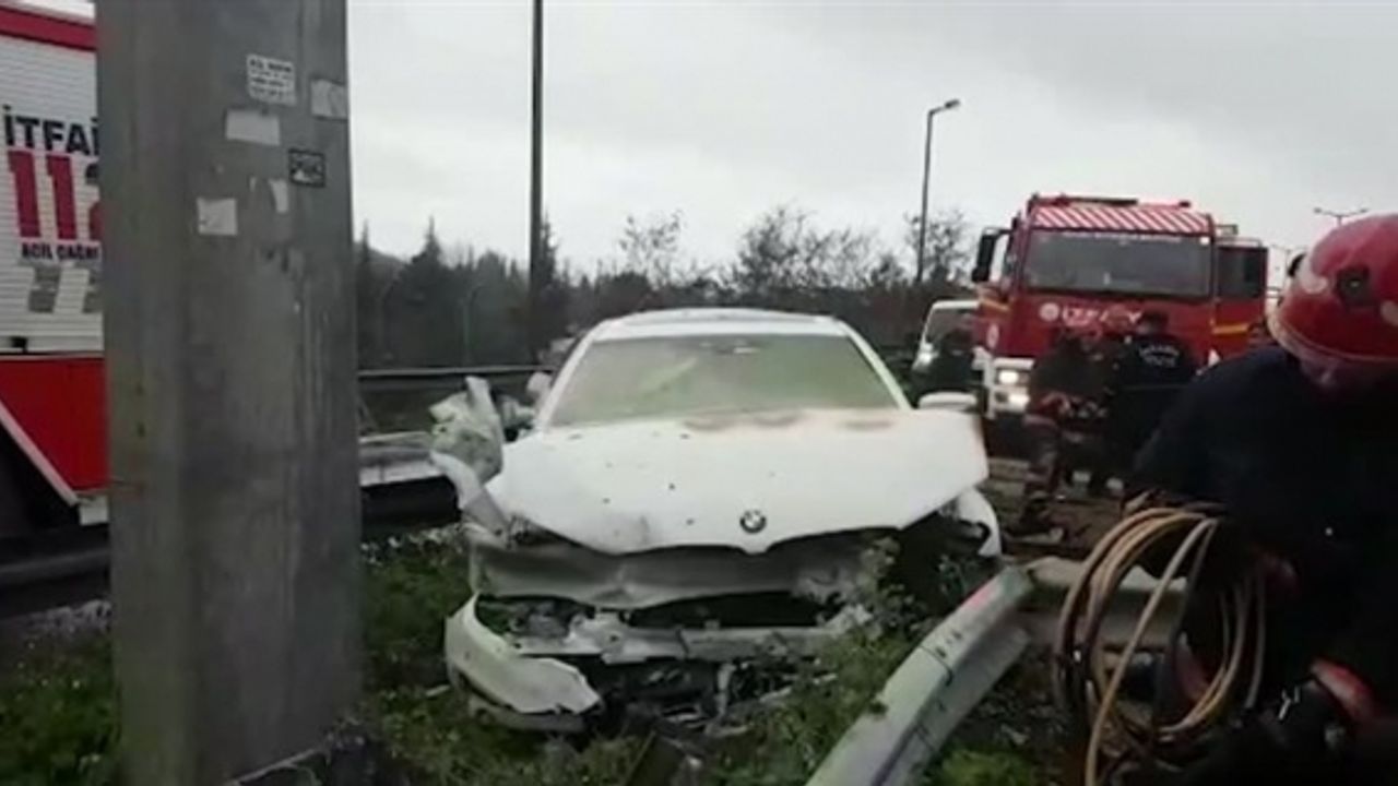 Yangın çıkan otomobilde 1 ölü, 1 yaralı