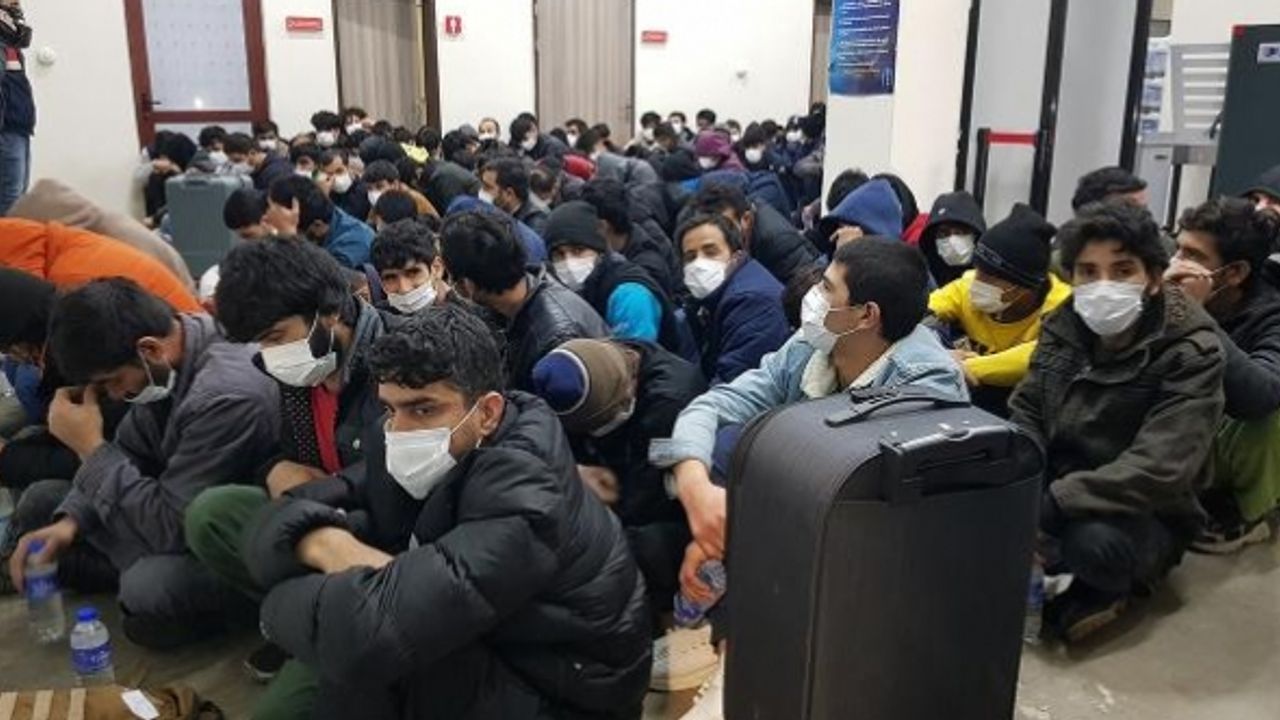 227 Afganistan uyruklu düzensiz göçmen sınır dışı edilecek