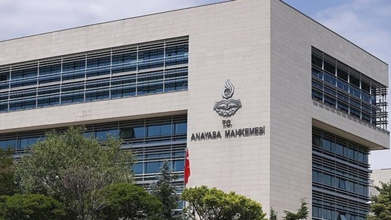 Anayasa Mahkemesinden iki kanuna kısmi iptal