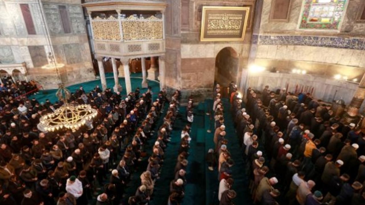 Ayasofya Camii'ni 2022'de 13 milyon kişi ziyaret etti
