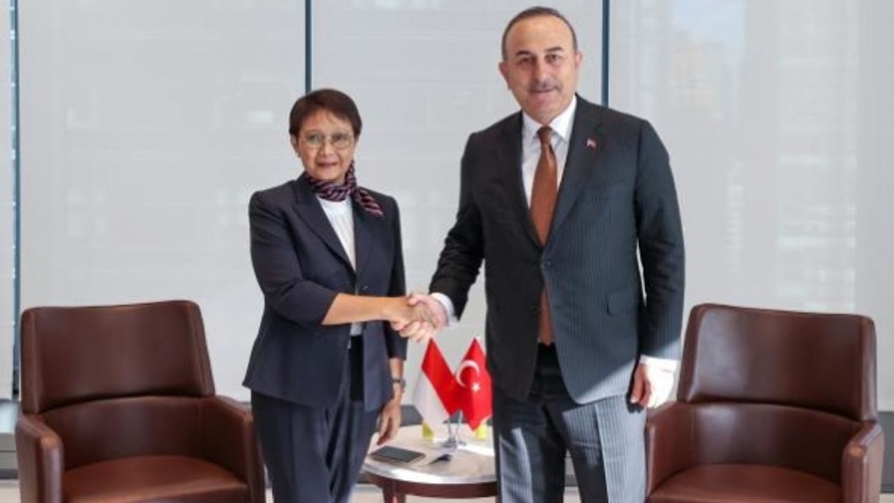 Bakan Çavuşoğlu, New York'ta temaslarda bulundu