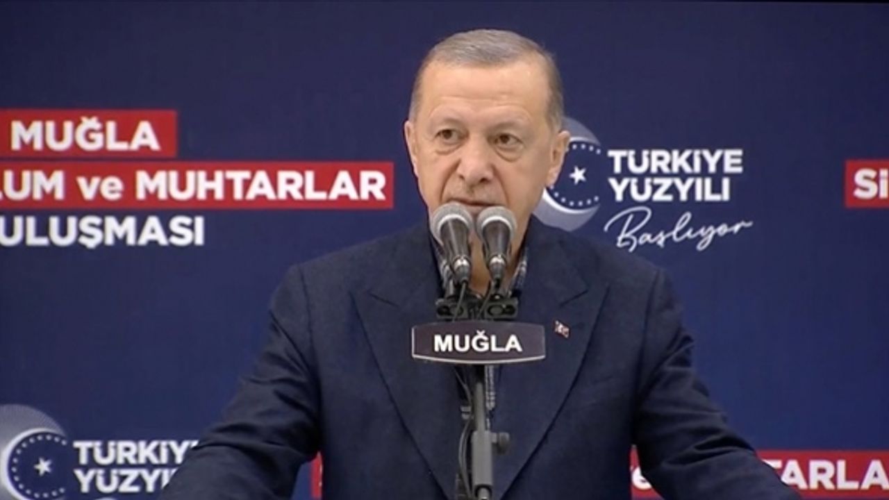 "Bizim milletimiz kimin kendine hizmetkar olduğunu çok iyi bilir ve görür"