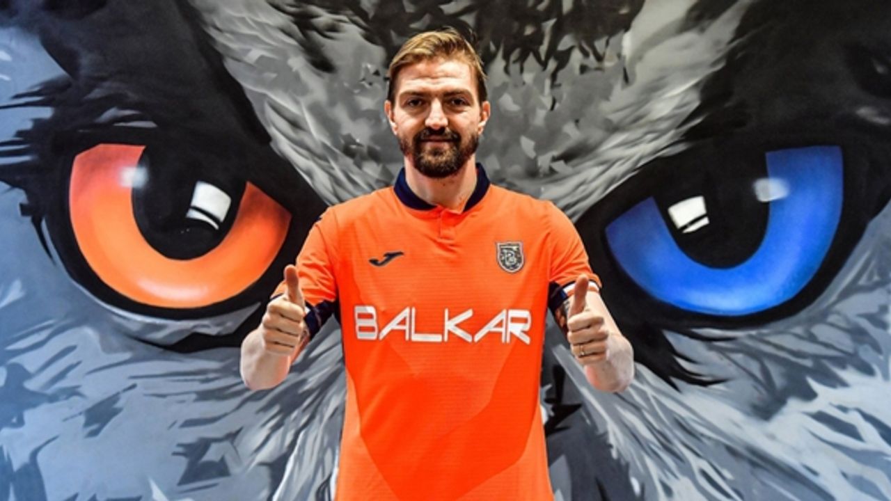 Caner Erkin Medipol Başakşehir'e transfer oldu