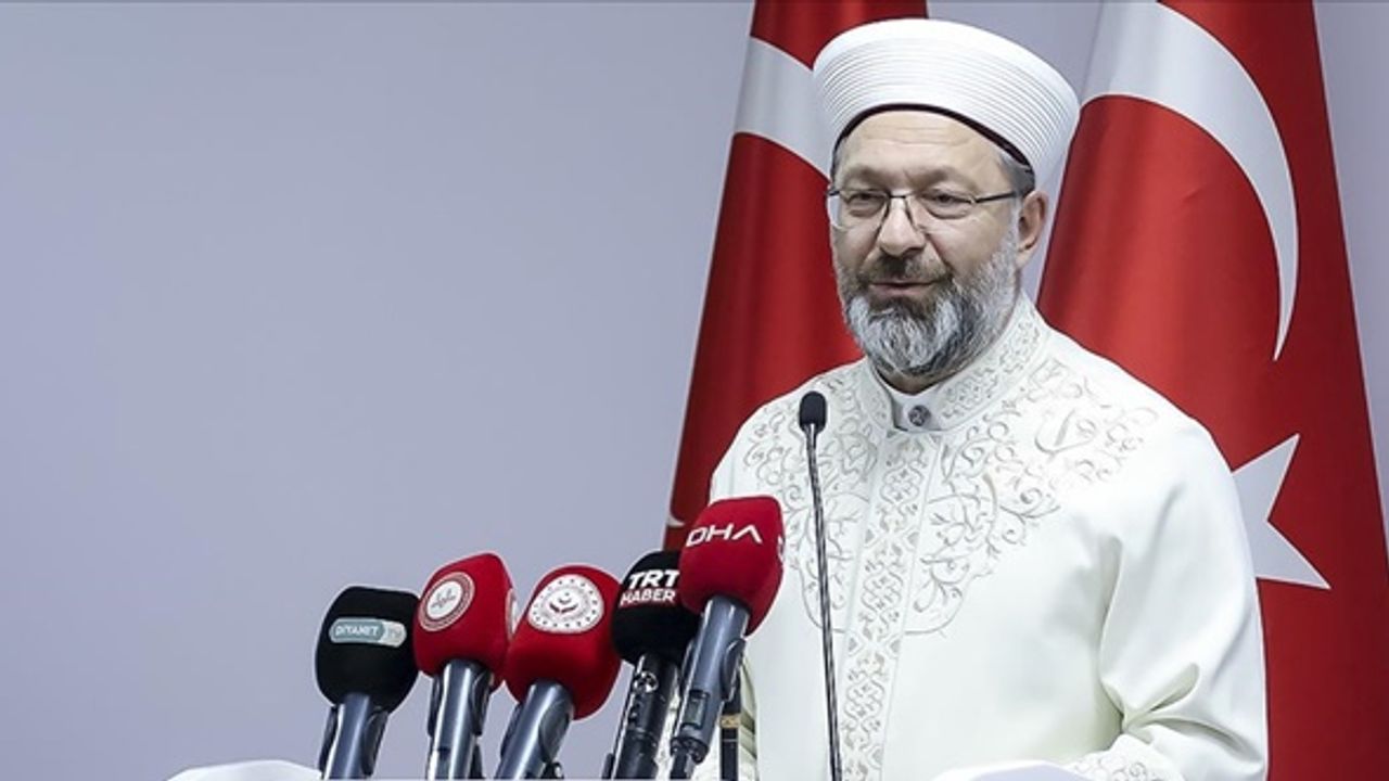 Diyanet İşleri Başkanı Erbaş, Hollanda'da Kur'an-ı Kerim'e yapılan saldırıya tepki gösterdi