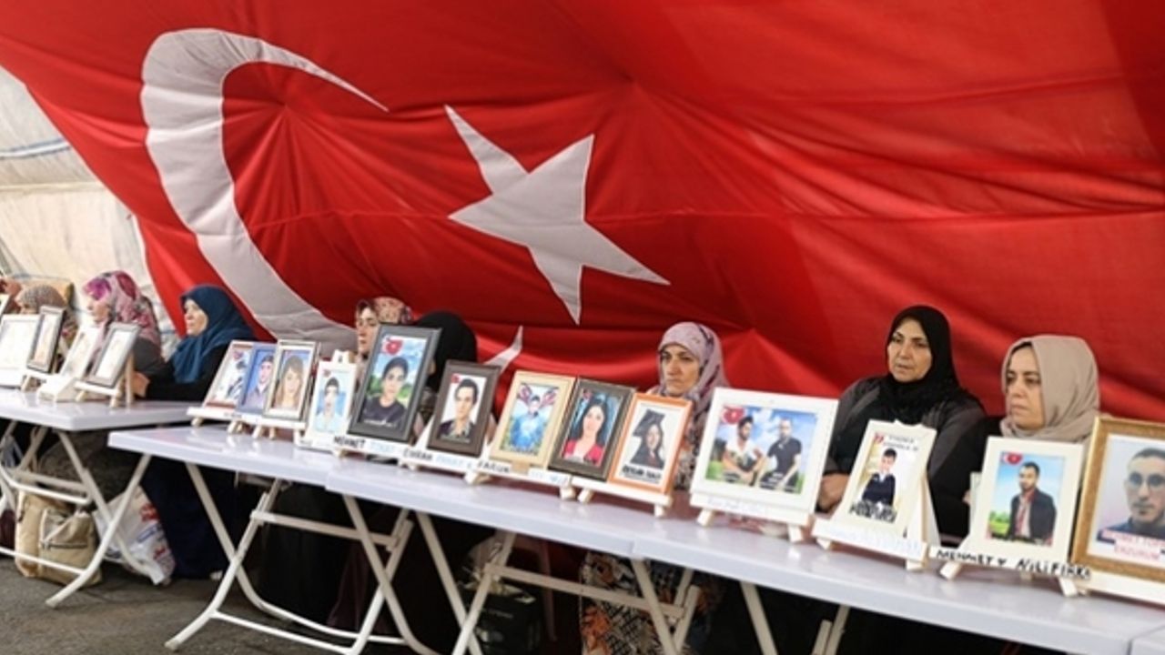 Diyarbakır anneleri bin 218 gündür evlatlarını bekliyor