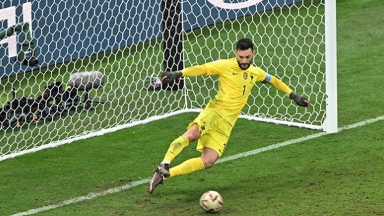 Fransız kaleci Lloris milli takımdan emekli oldu