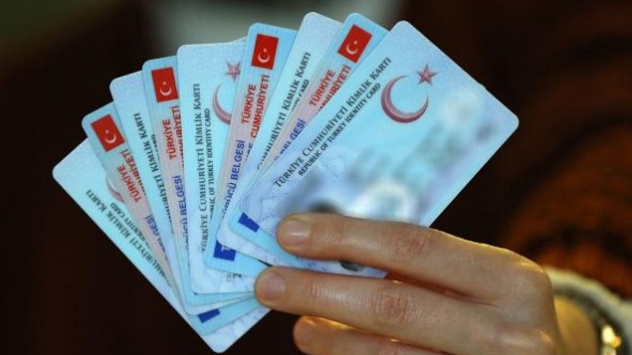 Geçen yıl 22 milyonu aşkın kimlik, ehliyet ve pasaport başvurusu alındı