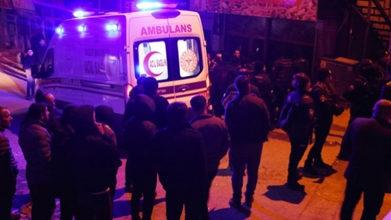Hakkari'de bir kadın evinde boğazı kesilmiş halde bulundu