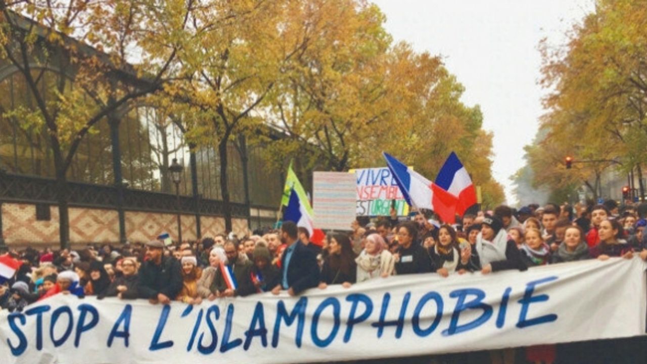 'İfade özgürlüğü' kılıfı altında İslam'a saldırı