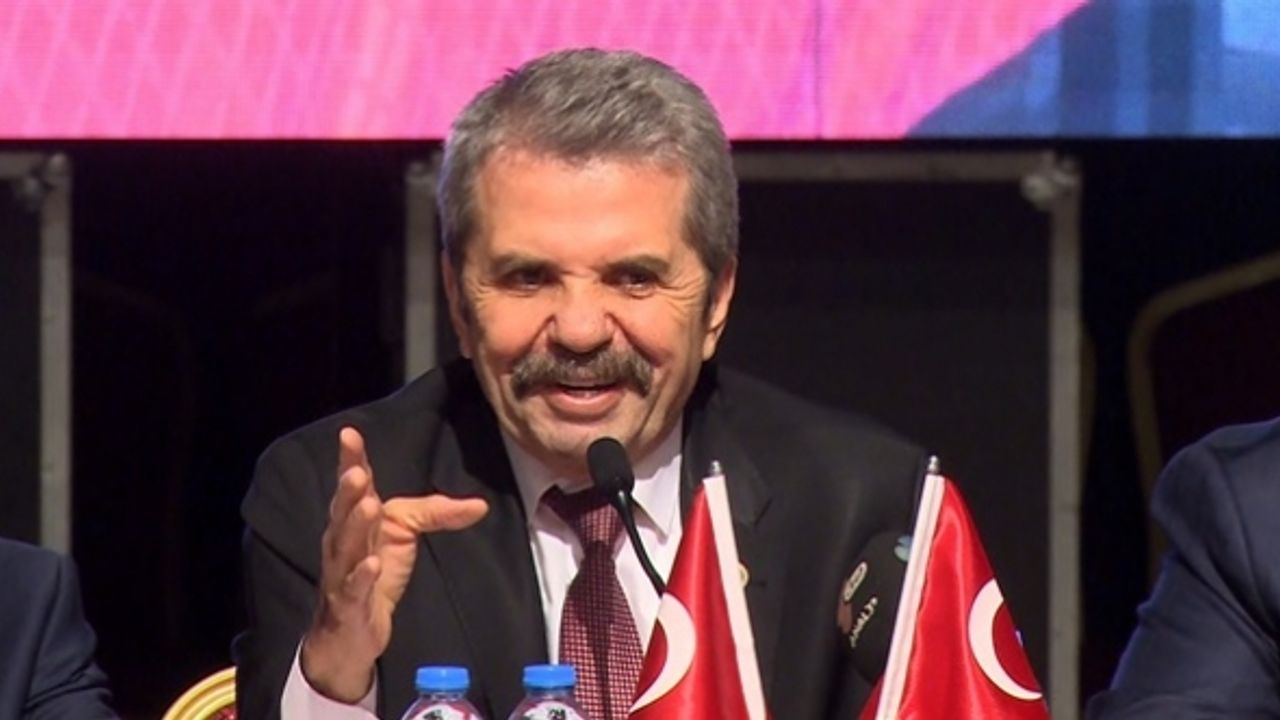 İYİ Partili Bahşi: "Darbe girişiminin başarılı olma ihtimaline karşı Fetullah Gülen'e atılan sert tweeti yumuşattık"