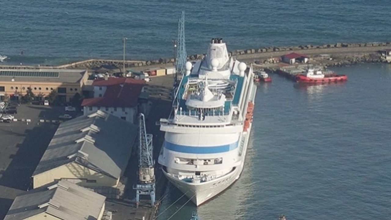Soçi'den gelen kruvaziyer 502 yolcusuyla Trabzon Limanı'na yanaştı