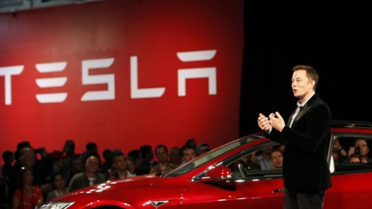 Tesla 2022'yi 1,3 milyon teslimatla rekor kırarak bitirdi
