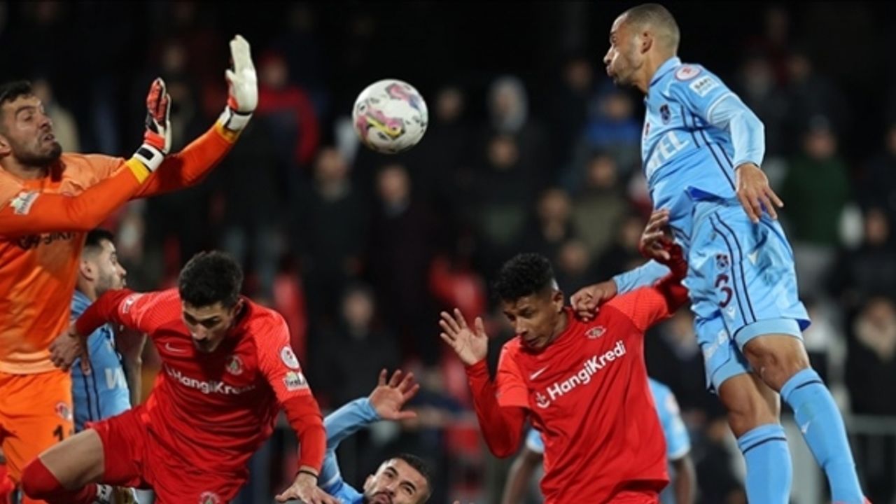 Trabzonspor, Ümraniyespor'u uzatmalarda çözdü