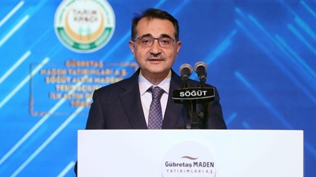 "Türkiye Yüzyılı'nda atılan adımların meyvelerini büyümeyle, kalkınmayla, istihdamla, ihracat rekorlarıyla alıyoruz"