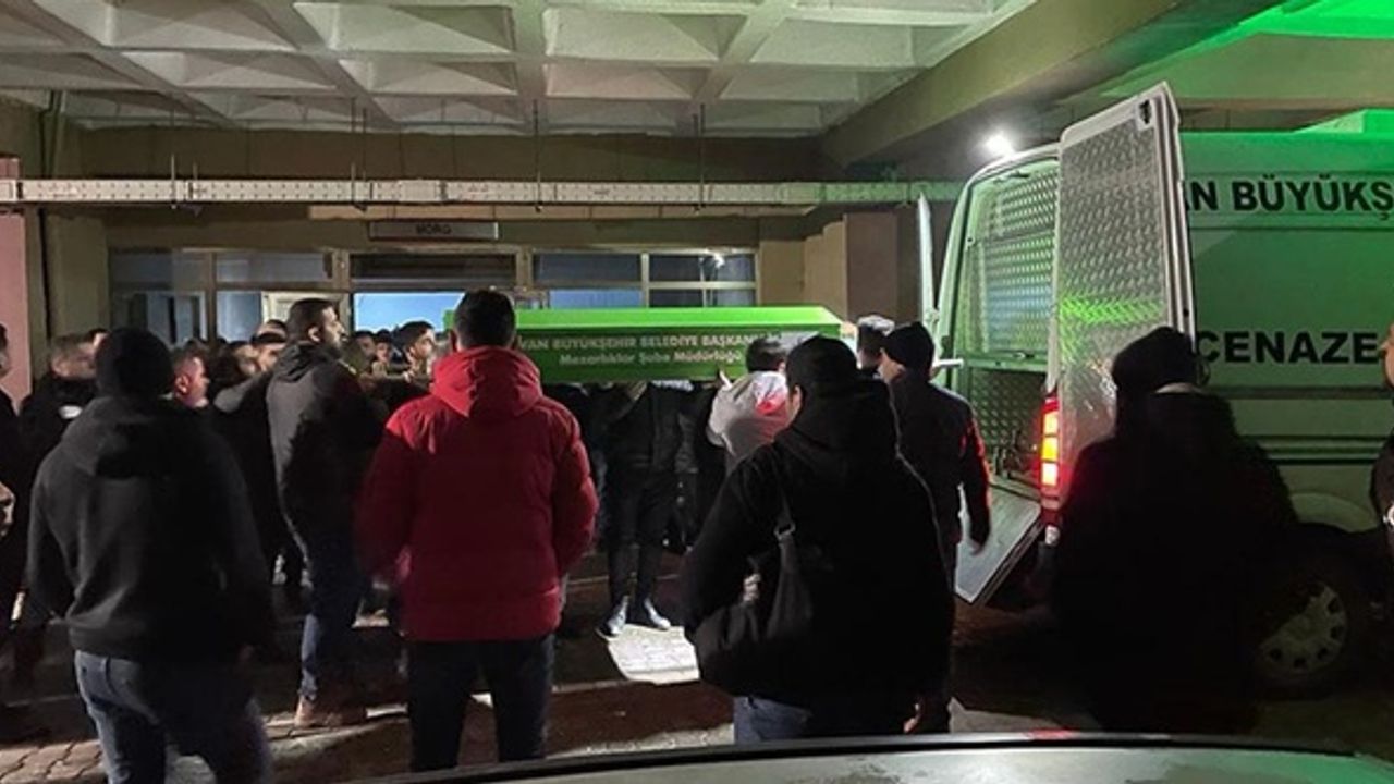 Van'da köpeğin saldırdığı çocuk hayatını kaybetti