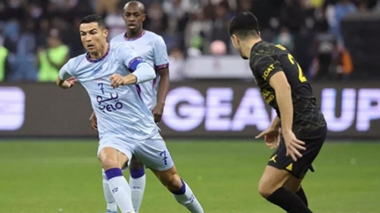 Yıldızlar şöleninde 1 kırmızı kart, 9 gol