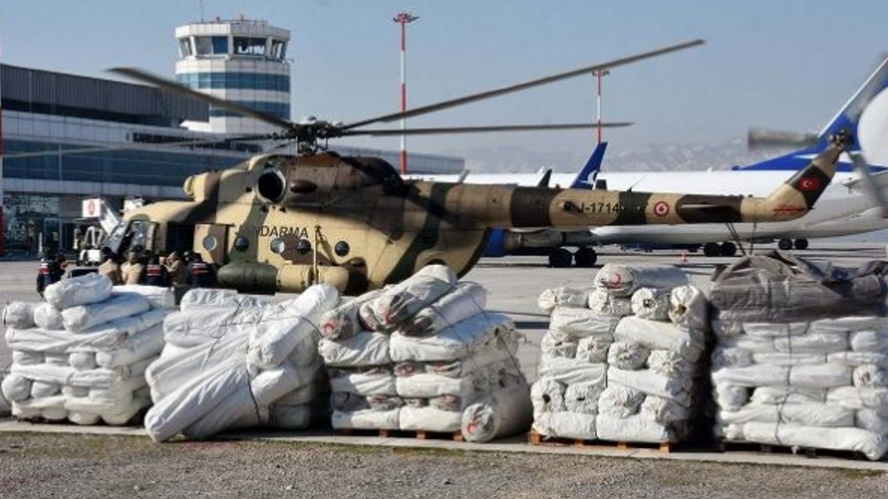 1200 saat uçuş ile depremzedelere 336 ton yardım taşındı